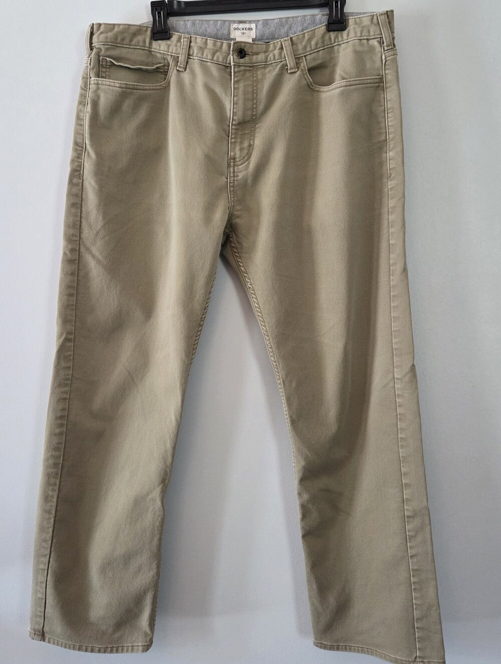 Dockers Classic Khaki Pants Straight Fit in Light Khaki Size 38x30